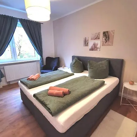Apartment Bohnapartments Blume 77 Fur 9 Personen - 2 Balkone - Wlan - Nahe Petersberg - Domplatz